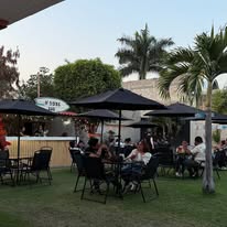 Barra D' Luxe de noche